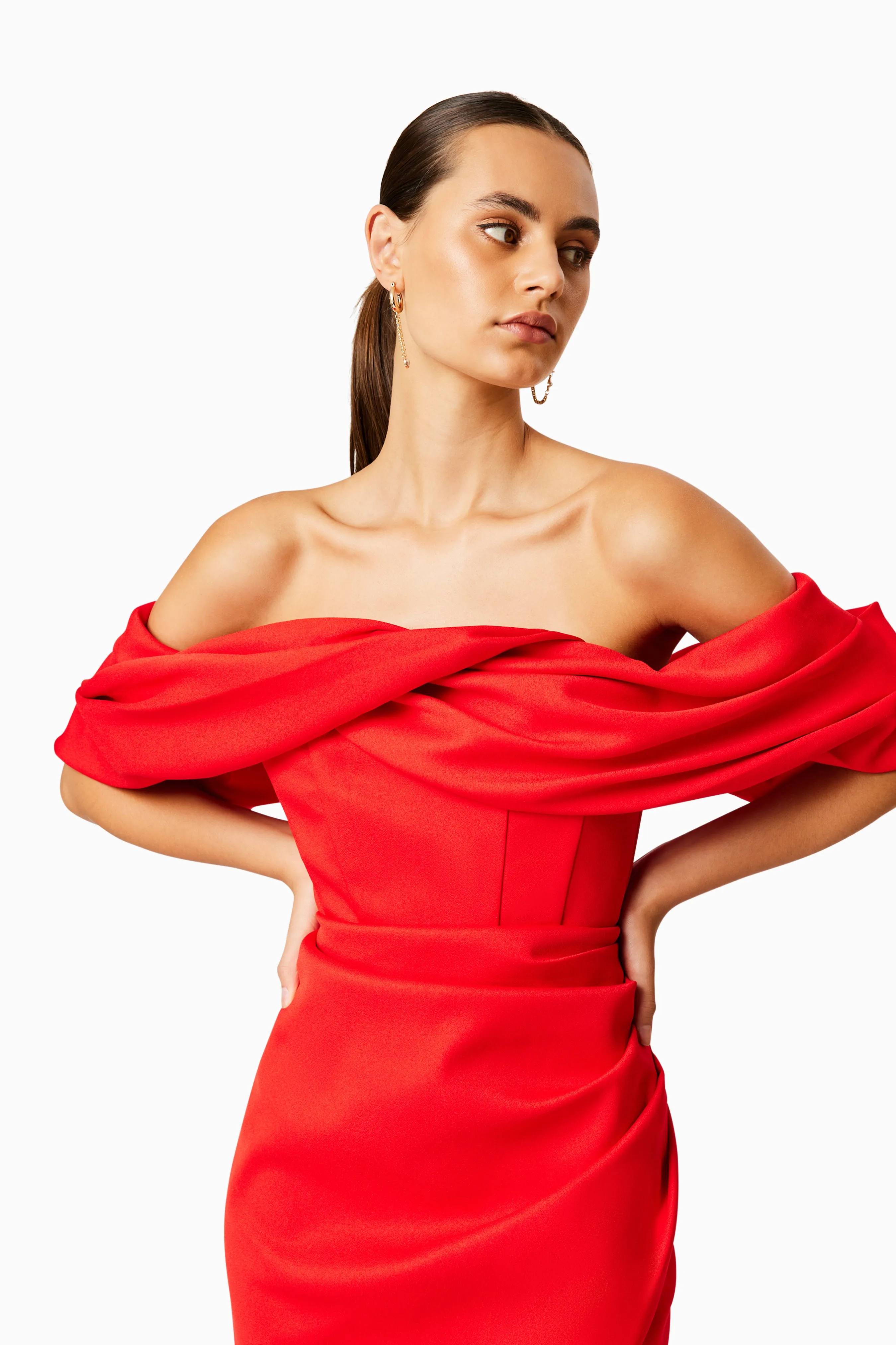 Elliatt March Off-Shoulder Midi Dress in Red