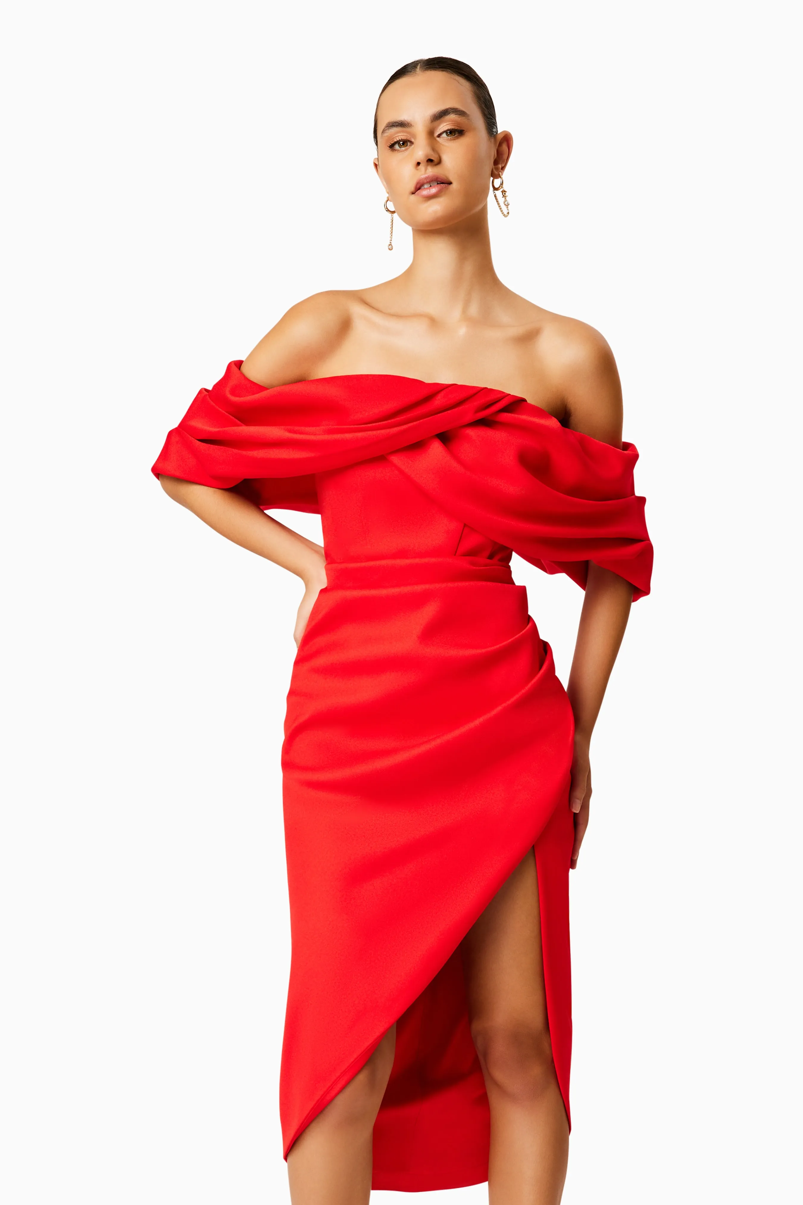 Elliatt March Off-Shoulder Midi Dress in Red