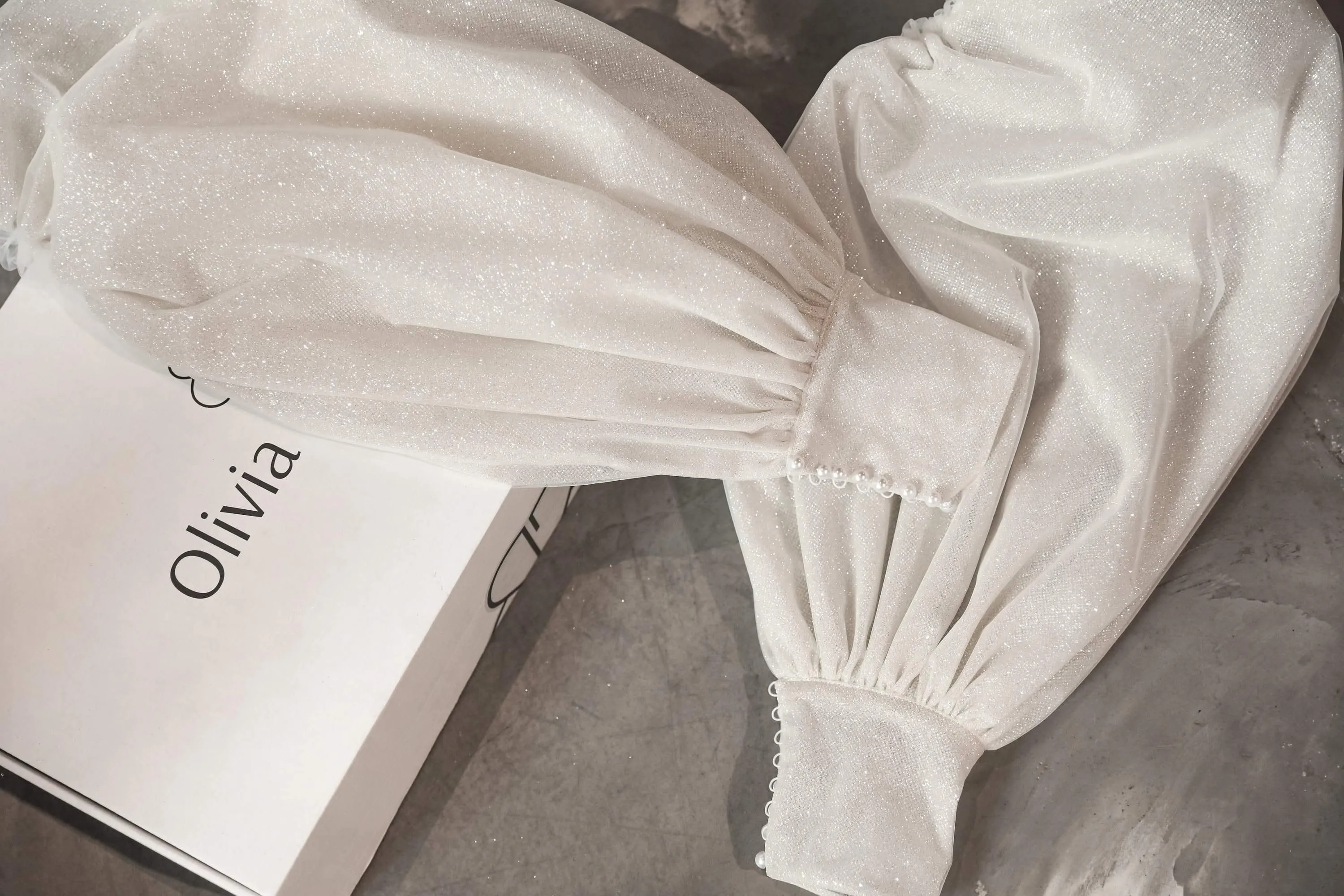 Glitter Sleeves Meg | Ready-to-Ship