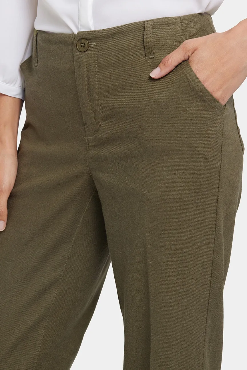 Marilyn Straight Pants In Stretch Linen | Bay Leaf
