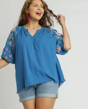PLUS Mid Button-Down Embroidery Sleeve Top