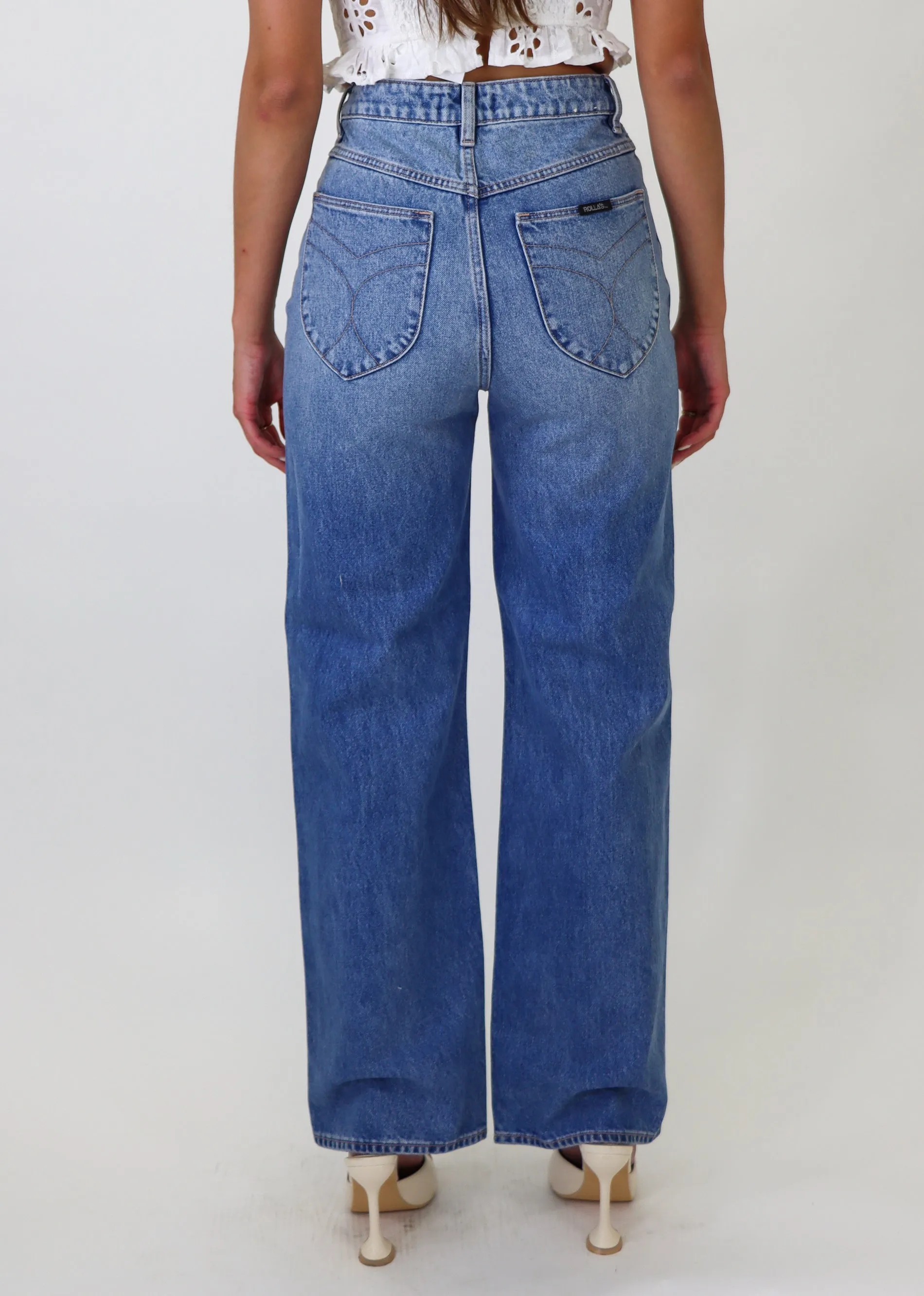 Rollas Like That Straight Leg Jeans ★ Dark Wash