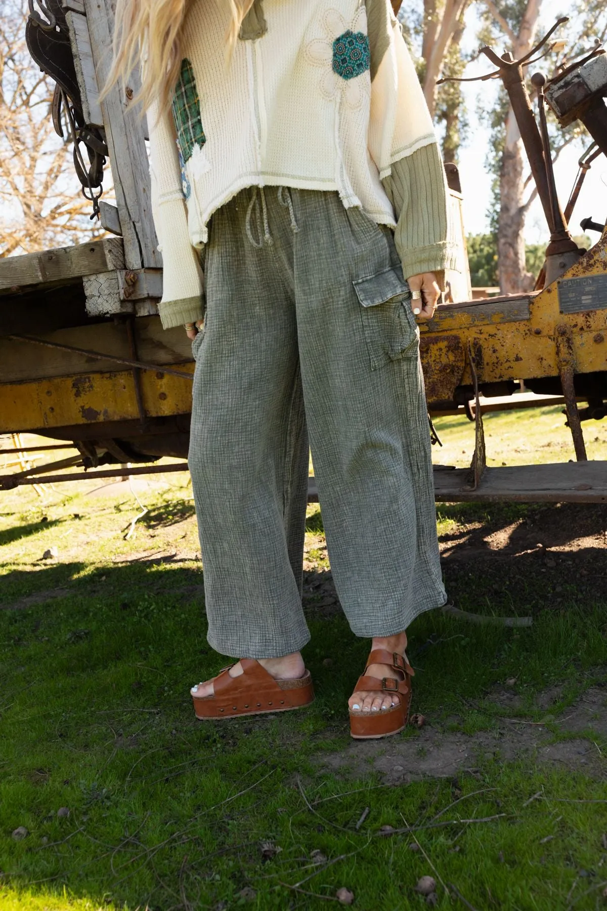 Vibes For Days Pants - Green